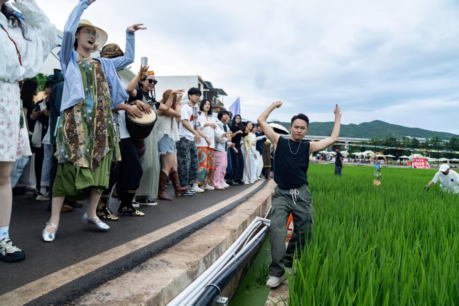 远观是文艺，近看是烟火！“陌上姜州”满天星斗落人间。